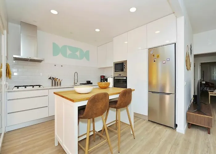 Tropical Pool View - Checkinhome 아파트