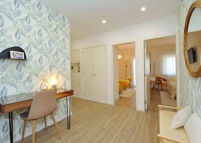 Daire Tropical Pool View - Checkinhome